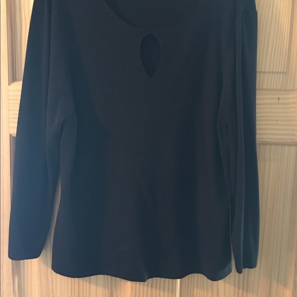 Sweater - Picture 2 of 4